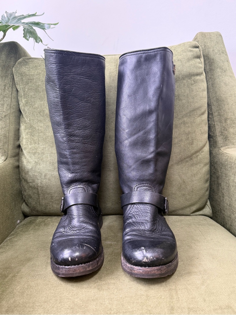 Frye 77609 Black/Faux distressed Veronica Slouch Boots 8 Women’s